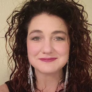 Meet your Posher, Angie